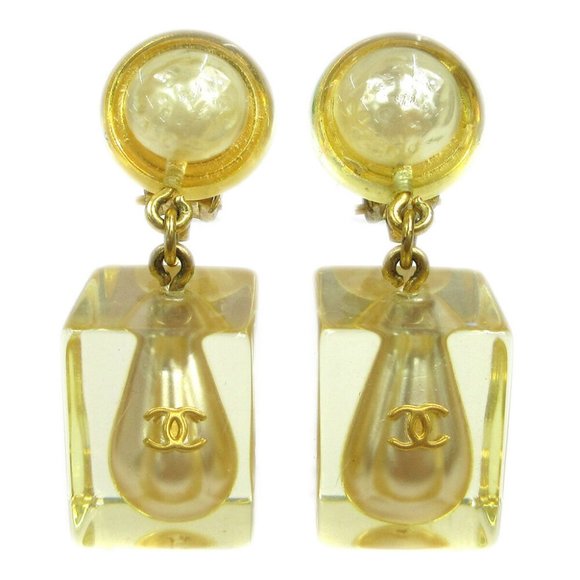 CHANEL CC Logos Imitation Pearl Shaking Earrings Clip-On Plastic 97P 12707 - Picture 1 of 5